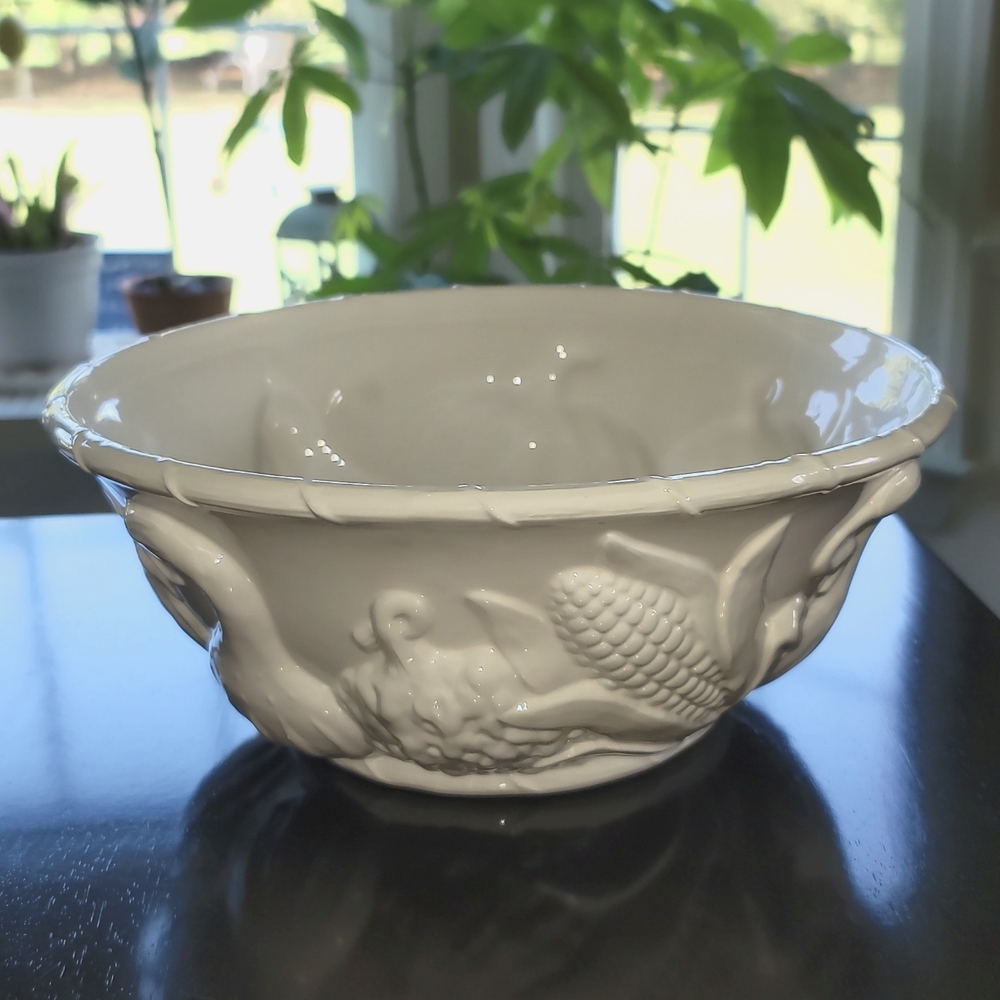 Cooks Club China Fruit/ Salad Bowl with Fall Harvest Detail